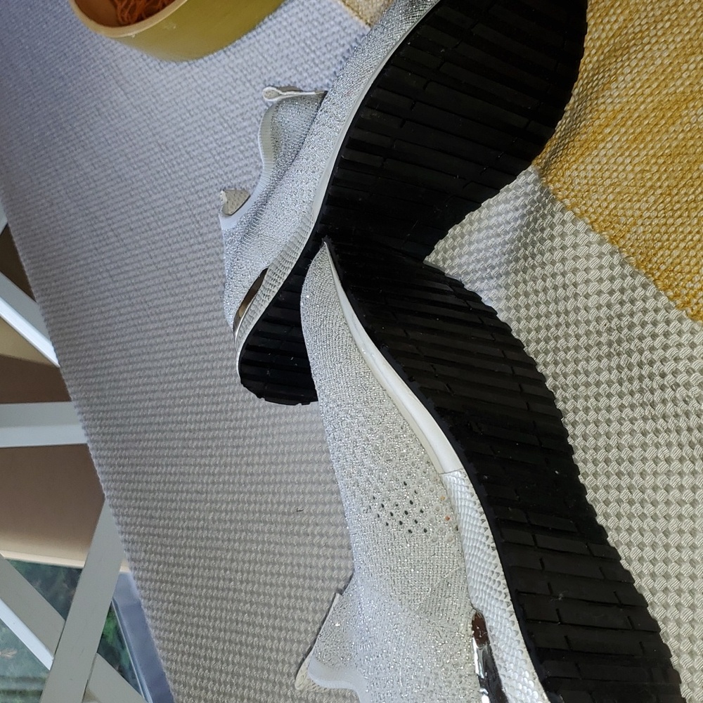 White slip-on woman sneaker - Picture 3 of 6